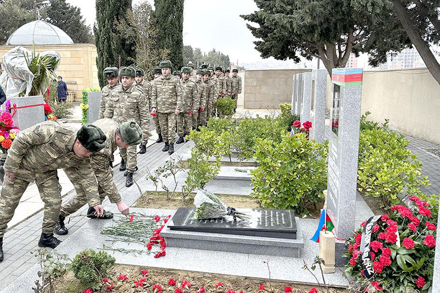 Mübariz İbrahimovun məzarı ziyarət edilib