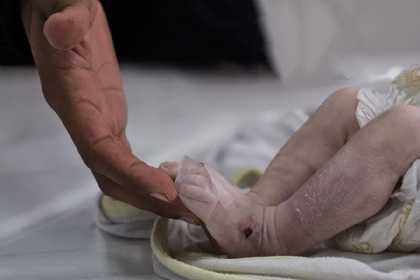 Qəzzada daha bir körpə soyuqdan ölüb