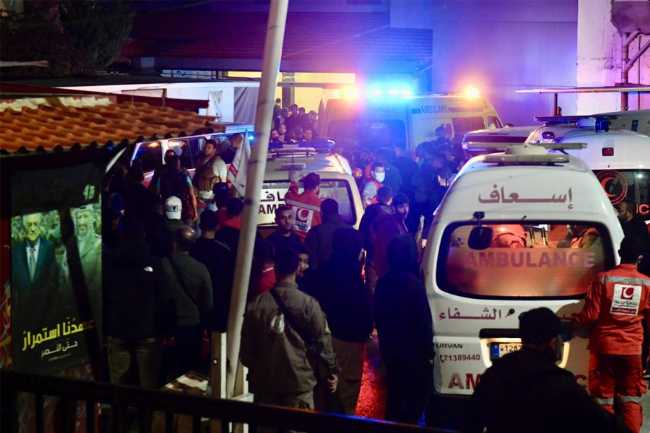 İsrail Livanda təcili yardım heyətinə hücum edib: Ölənlər var
