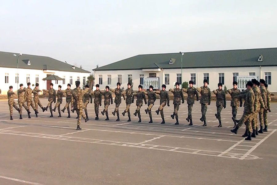 Azərbaycan Ordusuna çağırışçıların qəbulu davam edir