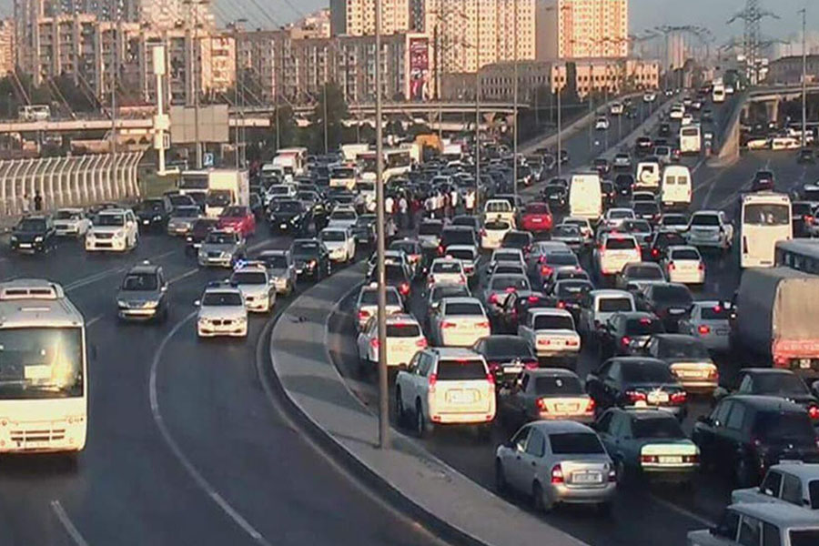 Bakıda sıxlıq müşahidə edilən yollar - SİYAHI