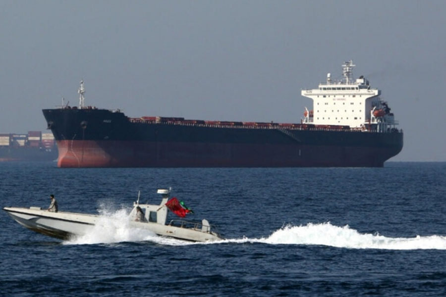 Hörmüz boğazında gəmilərin hərəkəti bərpa olunub