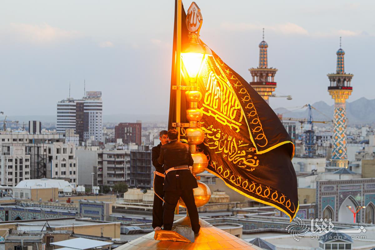 İmam Rza (ə) Ziyarətgahında qara bayraq qaldırılıb – FOTO