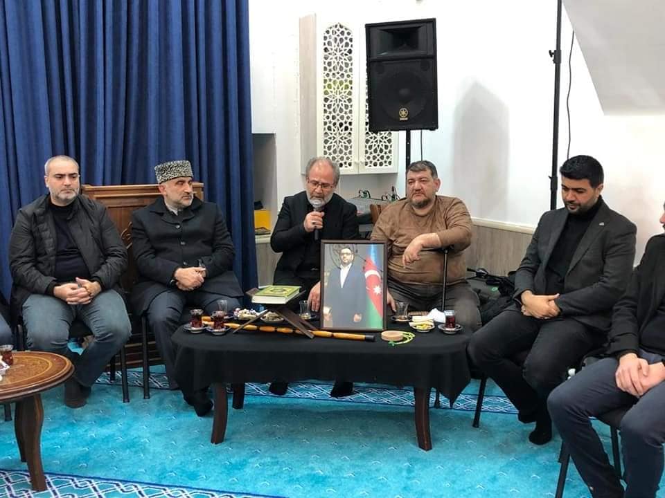 Türkiyənin tanınmış ilahiyyatçıları Hacı Şahinin yas mərasimində - FOTO