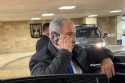 Netanyahu casuslardan belə qorunur: Telefonunun kamerasını lentlə bağladı