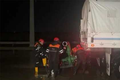 Bakı, Sumqayıt və Abşeronda su basmış ərazilərdən onlarla insan təxliyə edilib