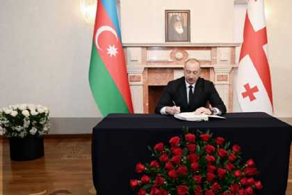 İlham Əliyev Gürcüstanın Azərbaycandakı səfirliyində olub
