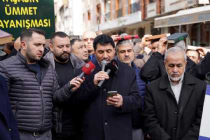 İsveçdə Quranın yandırılmasına İstanbulda etiraz - FOTO