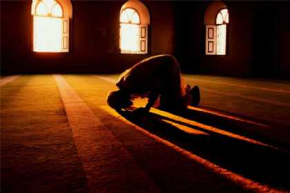 Möhürlə namaz qılmaq olarmı?