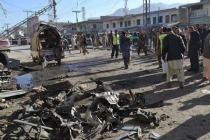 Pakistanda polis maşınına bombalı hücum təşkil edilib