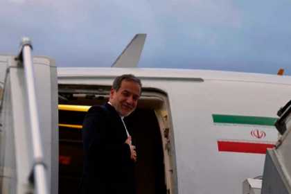 Əraqçi Cenevrəyə yola düşdü