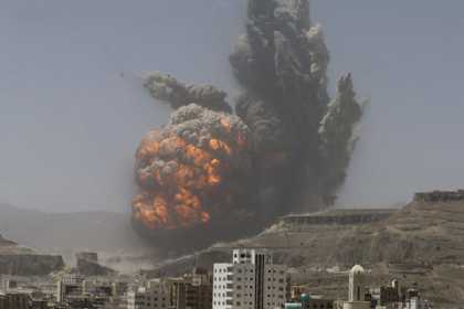 Səudiyyə Yəməndə dinc insanları bombaladı