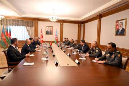 Zakir Həsənov Selçuk Bayraktarı qəbul edib