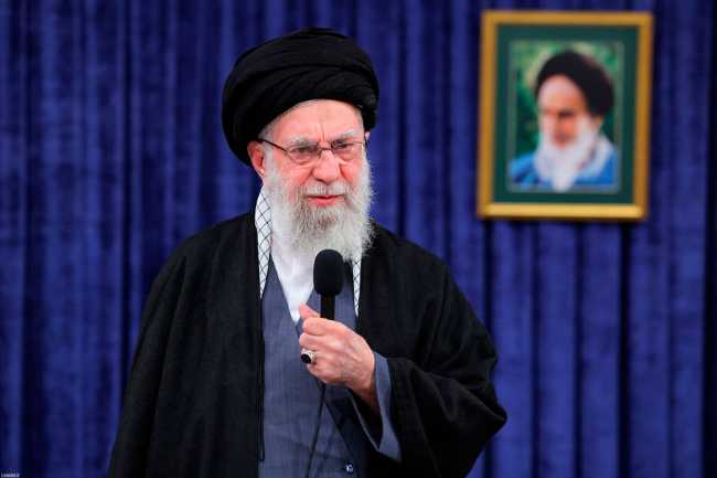 Ayətullah Xamenei hərbi əməliyyat otağındadır