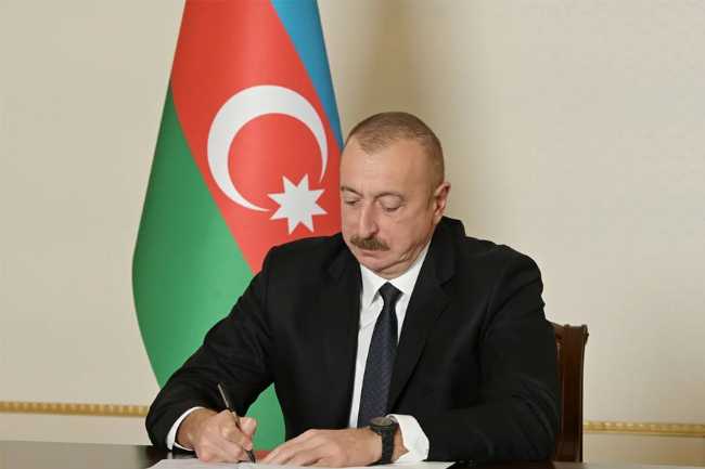 Bir qrup hərbçi və mülki işçi ölümündən sonra 