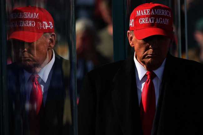 Bloomberg: İranla müharibə Trampın müttəfiqlərini ikiyə bölüb