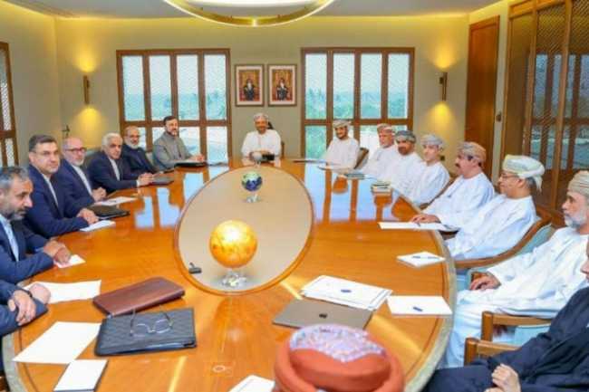 İran və Oman Hörmüz boğazının idarə olunması məsələsini müzakirə ediblər