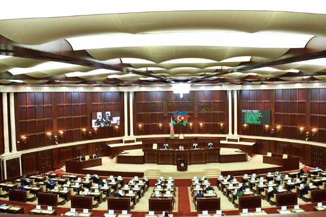 Milli Məclisin plenar iclası başlayıb