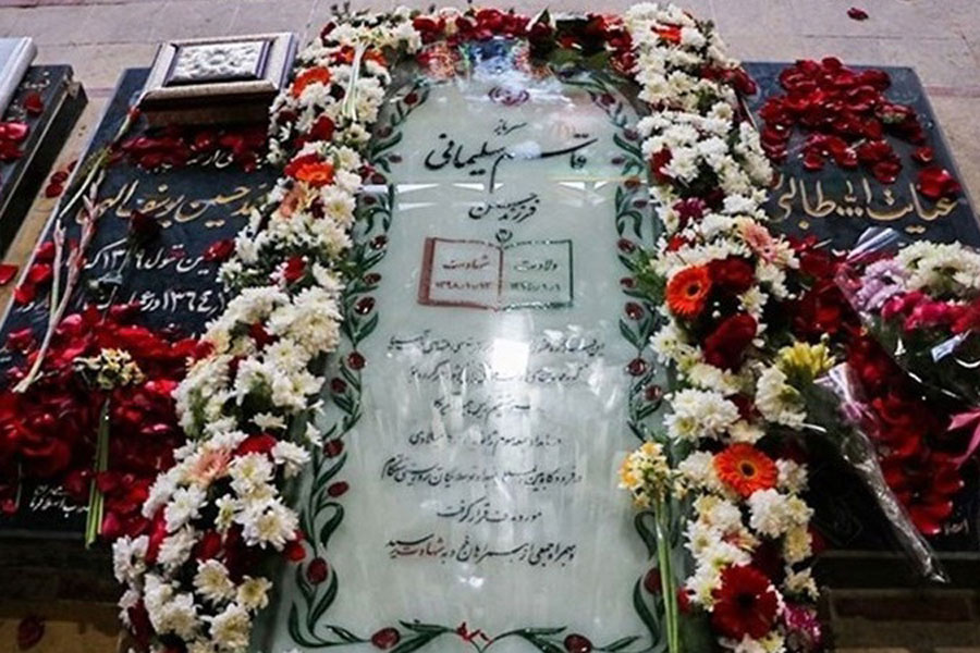 İranlılar general Süleymaninin məzarını ziyarət edirlər