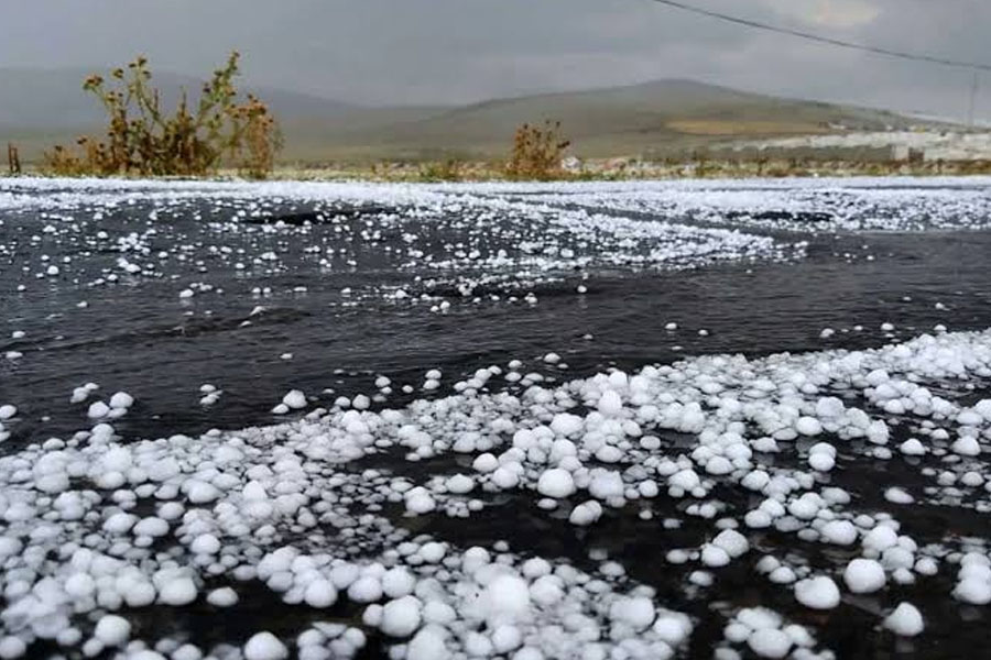 Kəlbəcərə dolu düşüb