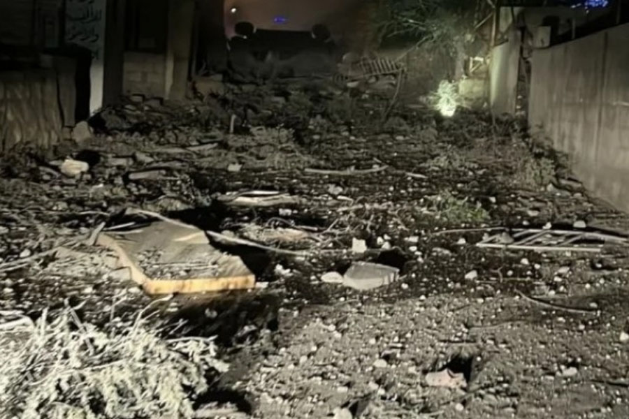 Livanda yeni qətliam: İsrail kəndləri bombalayıb