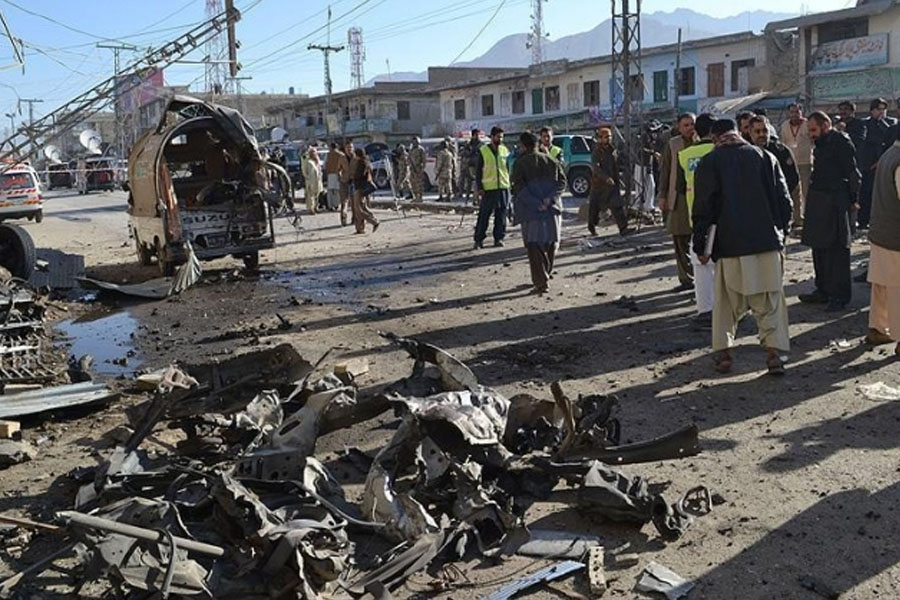 Pakistanda polis maşınına bombalı hücum təşkil edilib