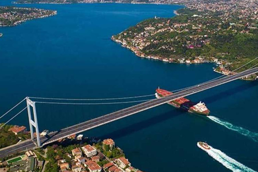 Türikyə Bosfor və Dardanel boğazlarından tranzit keçid haqqını 15 % artırıb